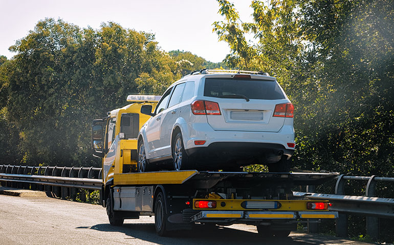 Myths And Facts About Towing A Pick Up Truck Or SUV